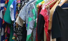 Czy warto kupować w hurtowni odzieży?